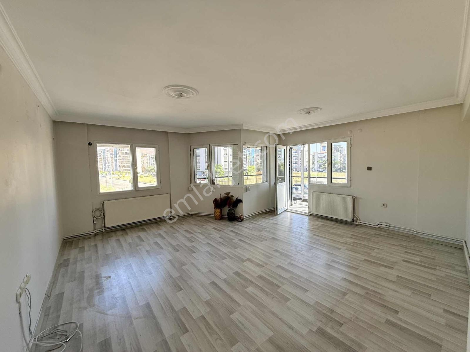 Ataşehir'de Bazekol Karşısında Tadilatlı Satılık 3+1 Daire — fotoğraf 12