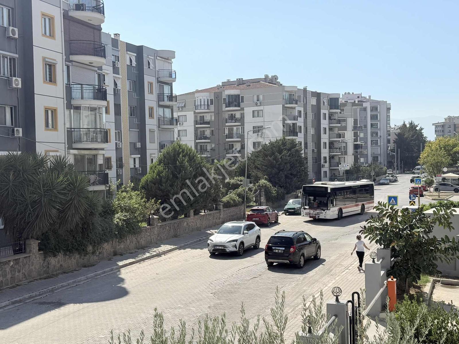 Ataşehir'de Bazekol Karşısında Tadilatlı Satılık 3+1 Daire — fotoğraf 13
