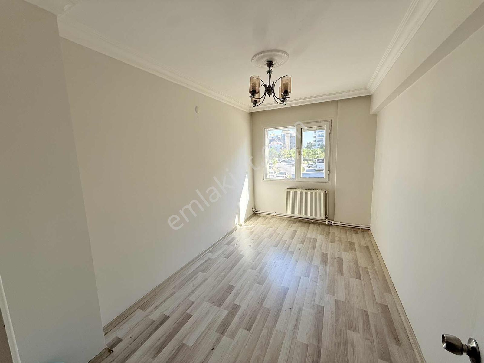 Ataşehir'de Bazekol Karşısında Tadilatlı Satılık 3+1 Daire — fotoğraf 16