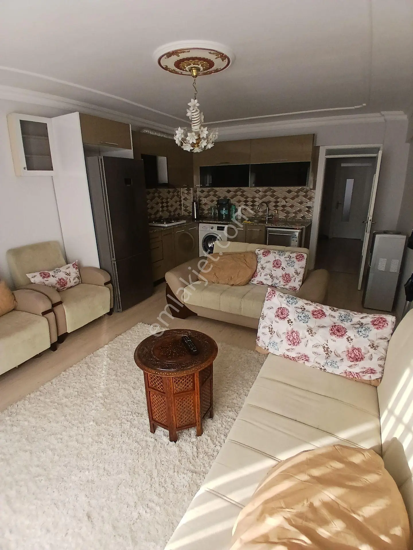 Karabağlar'da Aydınlık Ve Bakımlı 2+1 Satılık Daire — fotoğraf 2