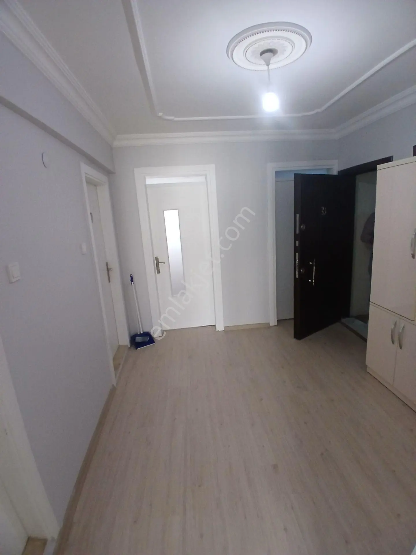 Karabağlar'da Aydınlık Ve Bakımlı 2+1 Satılık Daire — fotoğraf 5