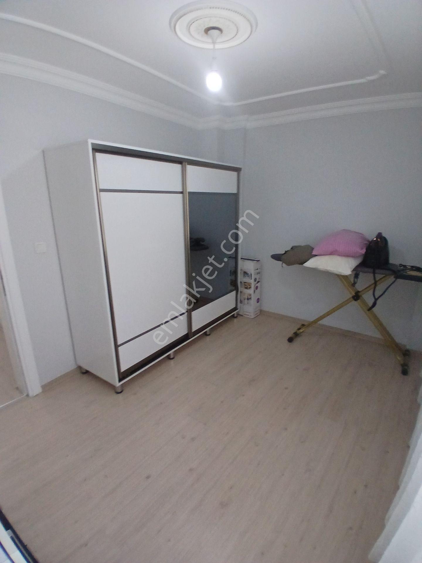 Karabağlar'da Aydınlık Ve Bakımlı 2+1 Satılık Daire — fotoğraf 13