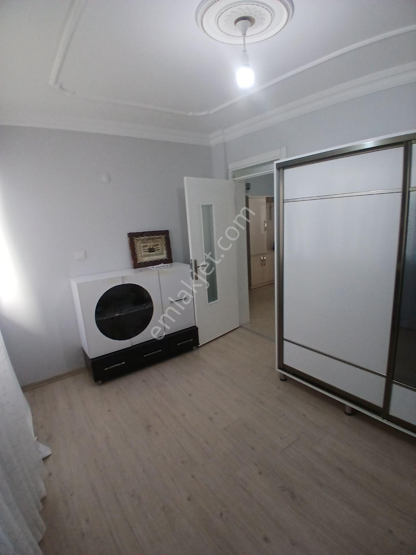 Karabağlar'da Aydınlık Ve Bakımlı 2+1 Satılık Daire — fotoğraf 15
