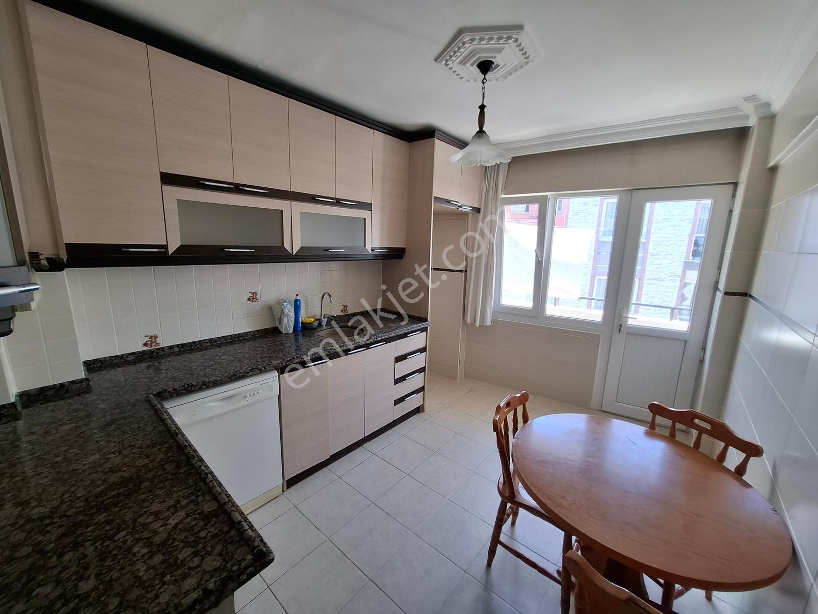 Akhisar Ragıpbey Fahri Sertel Emlaktan Satılık 3+1 Daire — fotoğraf 2