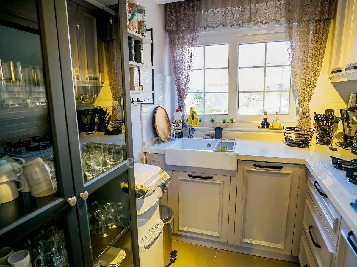 Çavuşköyde Satılık 4+1 Köşe Villa — fotoğraf 7