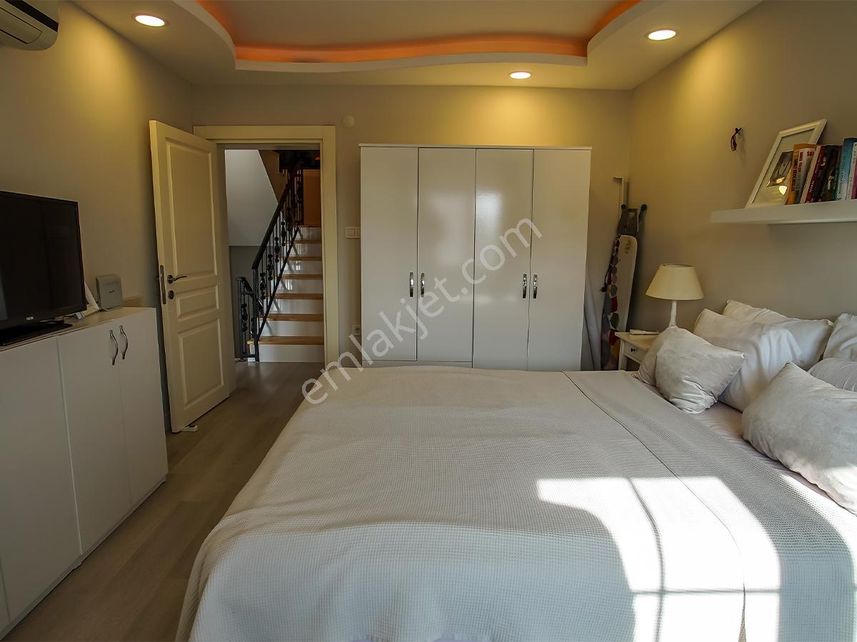 Çavuşköyde Satılık 4+1 Köşe Villa — fotoğraf 9