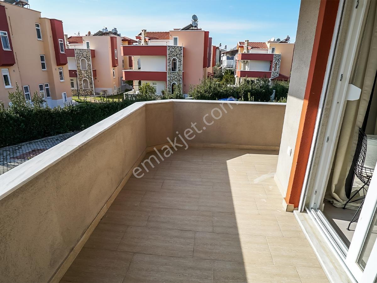 Çavuşköyde Satılık 4+1 Köşe Villa — fotoğraf 13