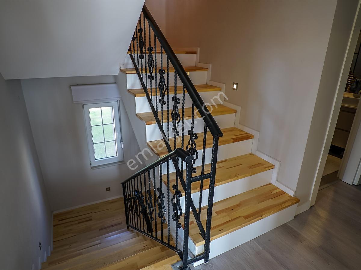 Çavuşköyde Satılık 4+1 Köşe Villa — fotoğraf 16