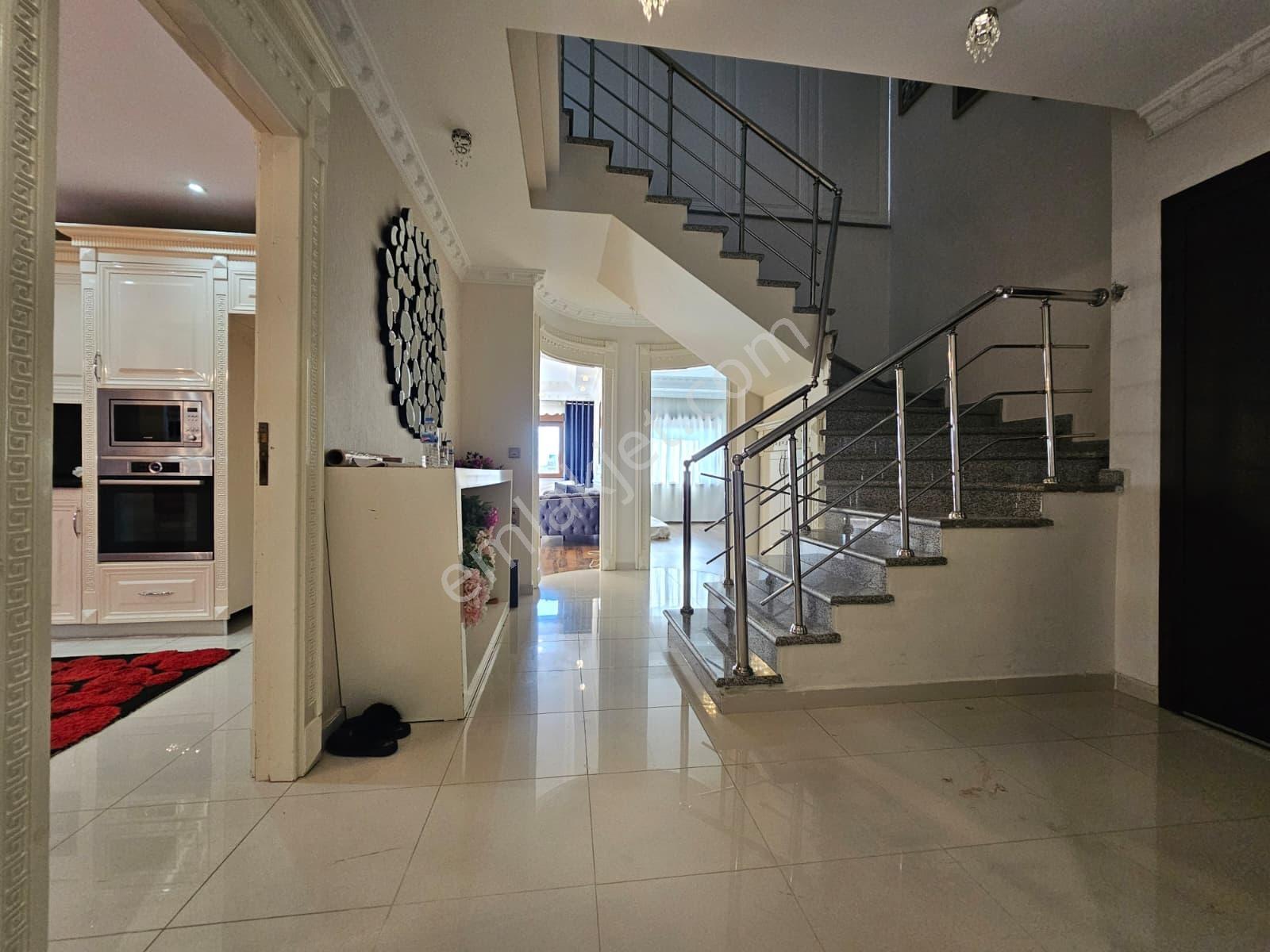 Alanya Merkez'de 300 M² 5+1 Ayrı Mutfaklı Dubleks Daire — fotoğraf 15