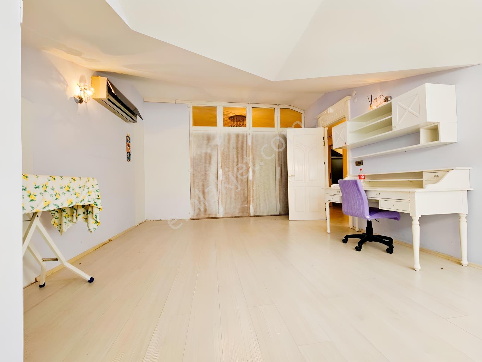 Alanya Merkez'de 300 M² 5+1 Ayrı Mutfaklı Dubleks Daire — fotoğraf 32