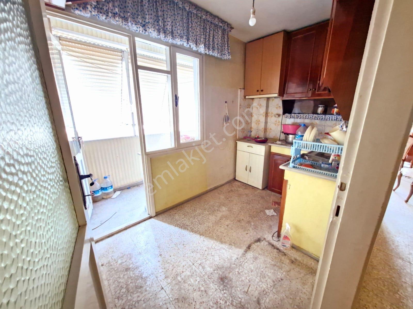 Betonyol Cadde Üzerinde Metro Yakını 3+1 120m2 Köşe Arakat Daire — fotoğraf 18
