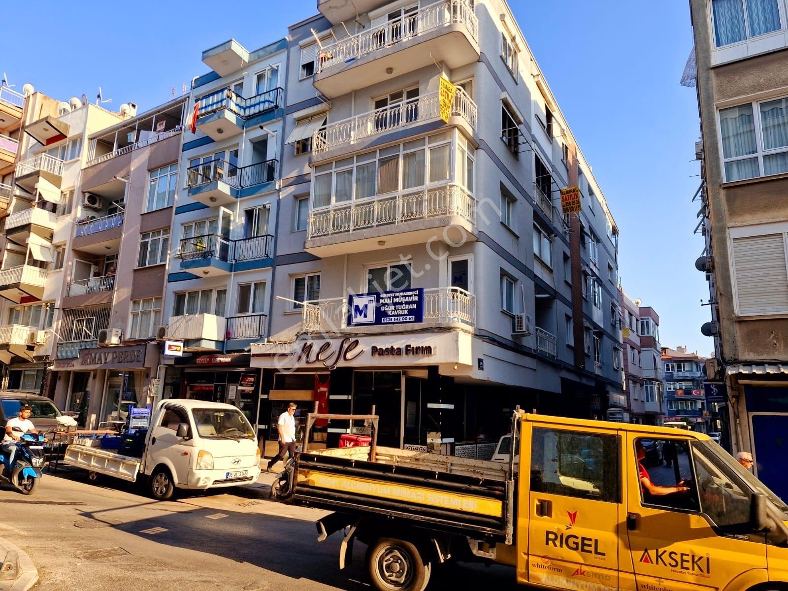 Betonyol Cadde Üzerinde Metro Yakını 3+1 120m2 Köşe Arakat Daire — fotoğraf 31
