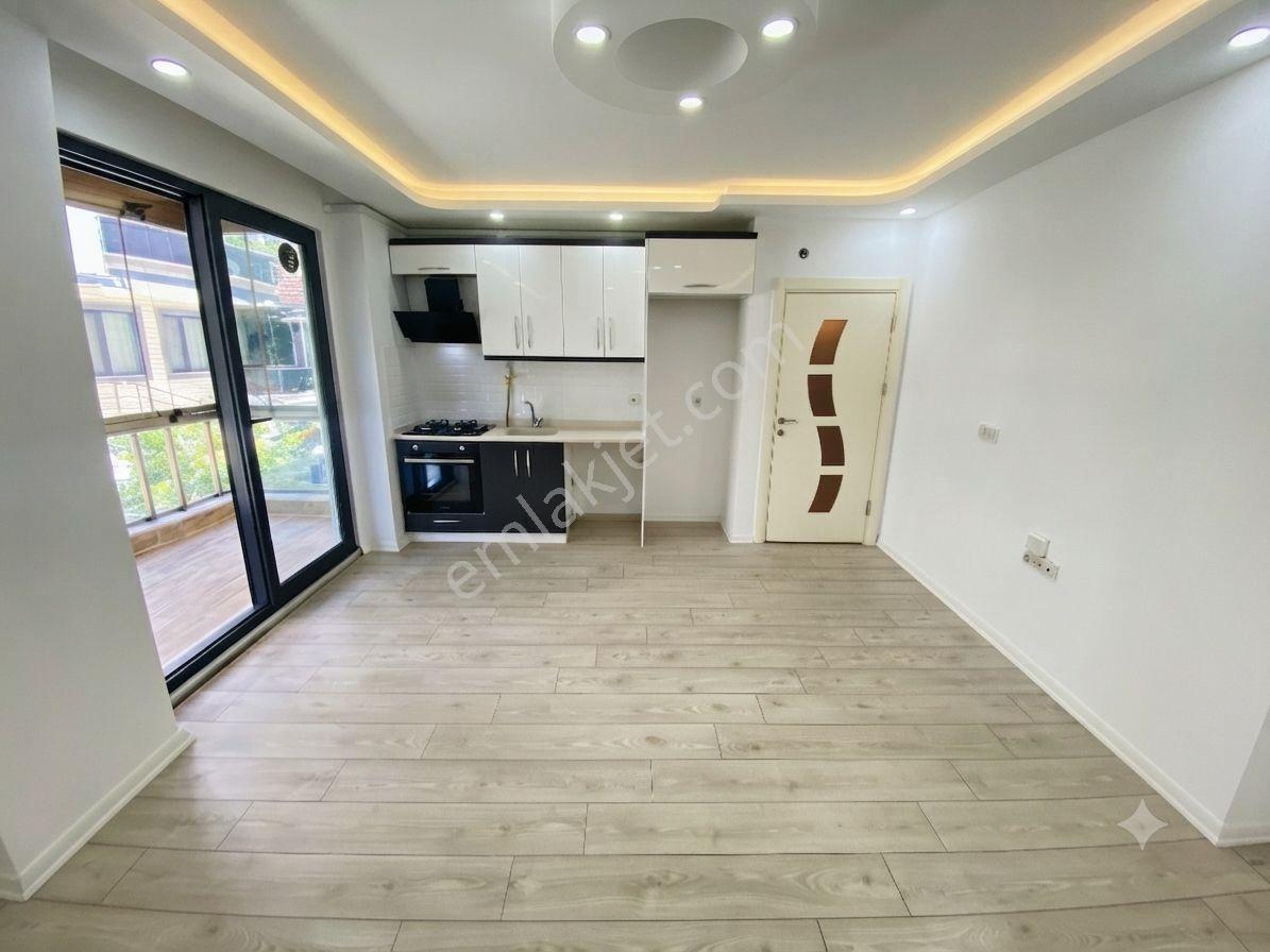 Aktif'ten Yetişen Alır Akçay'da Şık Tasarımlı Cam Balkonlu 1+1 Daire — fotoğraf 4