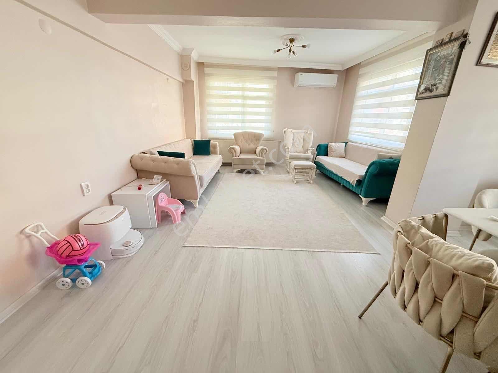 Mercan Emlak'tan 100 M2 Balkonlu Ara Kat Daire — fotoğraf 3