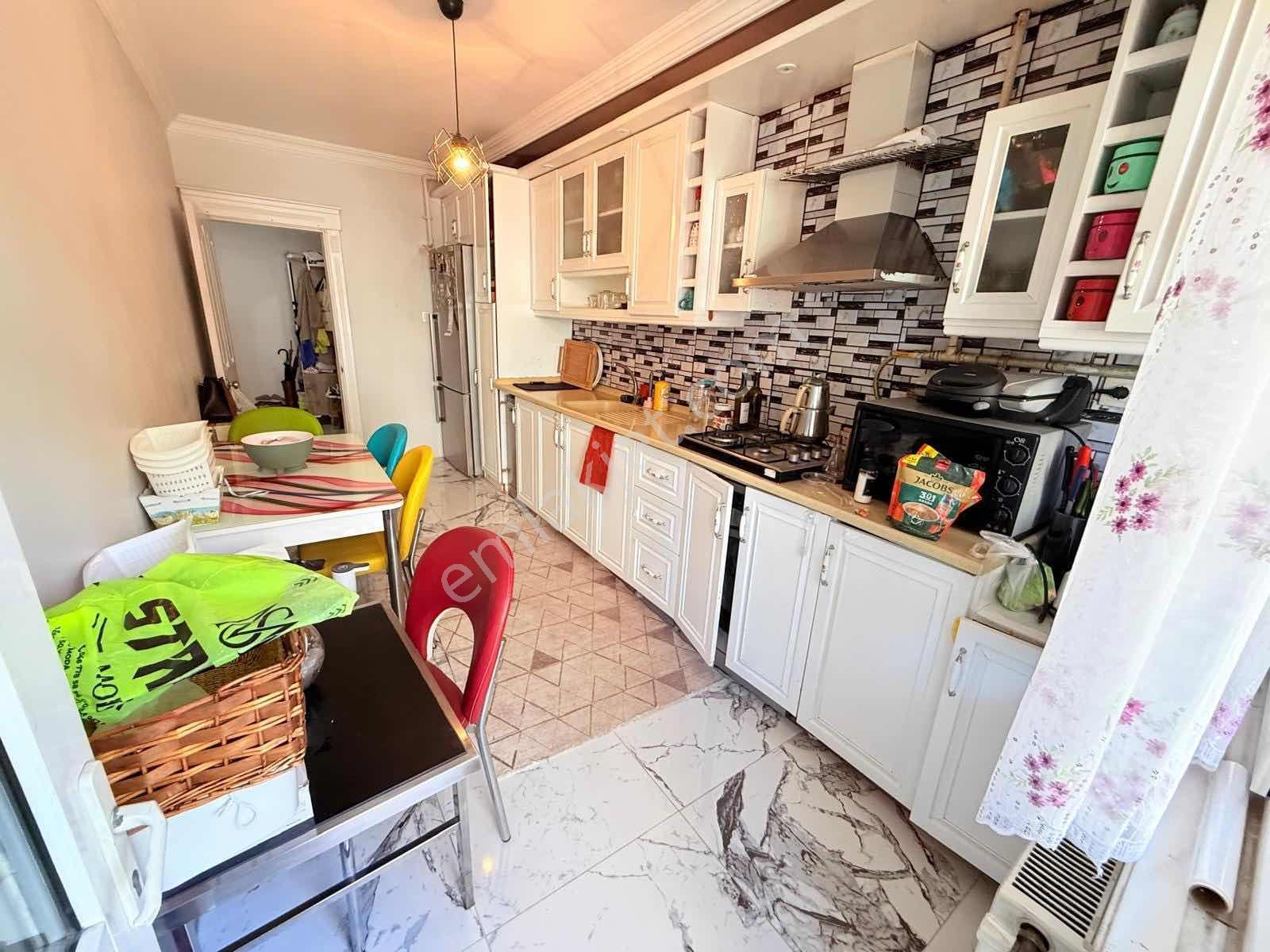 Mercan Emlak'tan 100 M2 Balkonlu Ara Kat Daire — fotoğraf 4