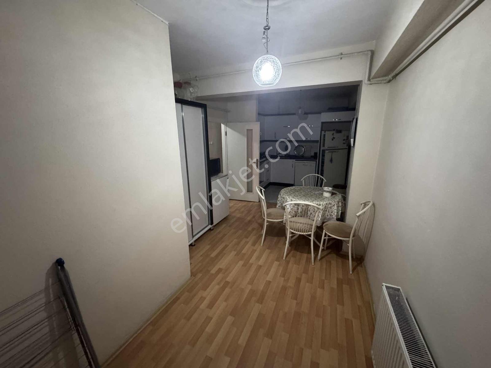 Cedit Mahallesinde Satılık Geniş 2+1 Daire — fotoğraf 2