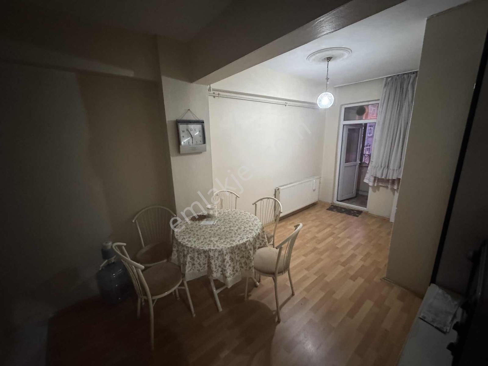 Cedit Mahallesinde Satılık Geniş 2+1 Daire — fotoğraf 3