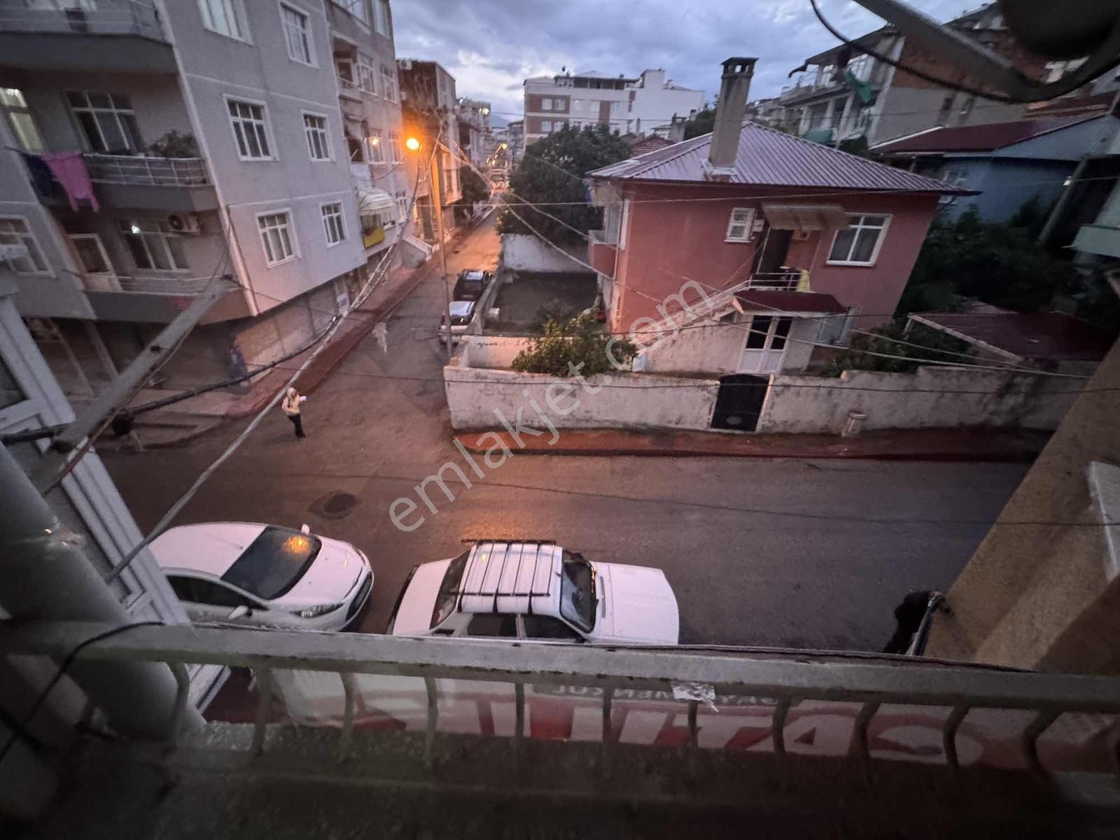 Cedit Mahallesinde Satılık Geniş 2+1 Daire — fotoğraf 16