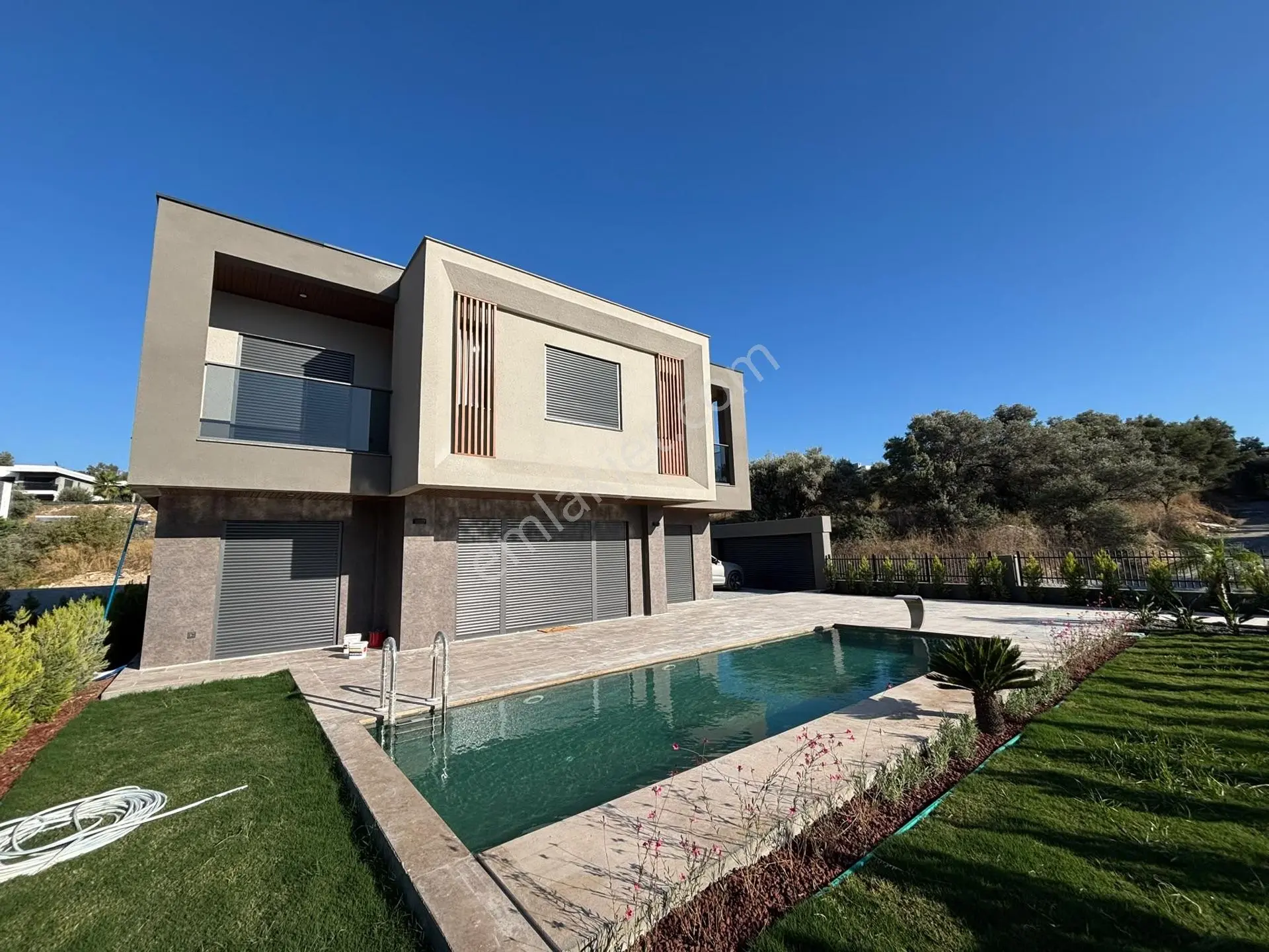 Kuşadası Yavansu’Da Müstakil Havuzlu, Akıllı Ev Sistemli Lüks Villa