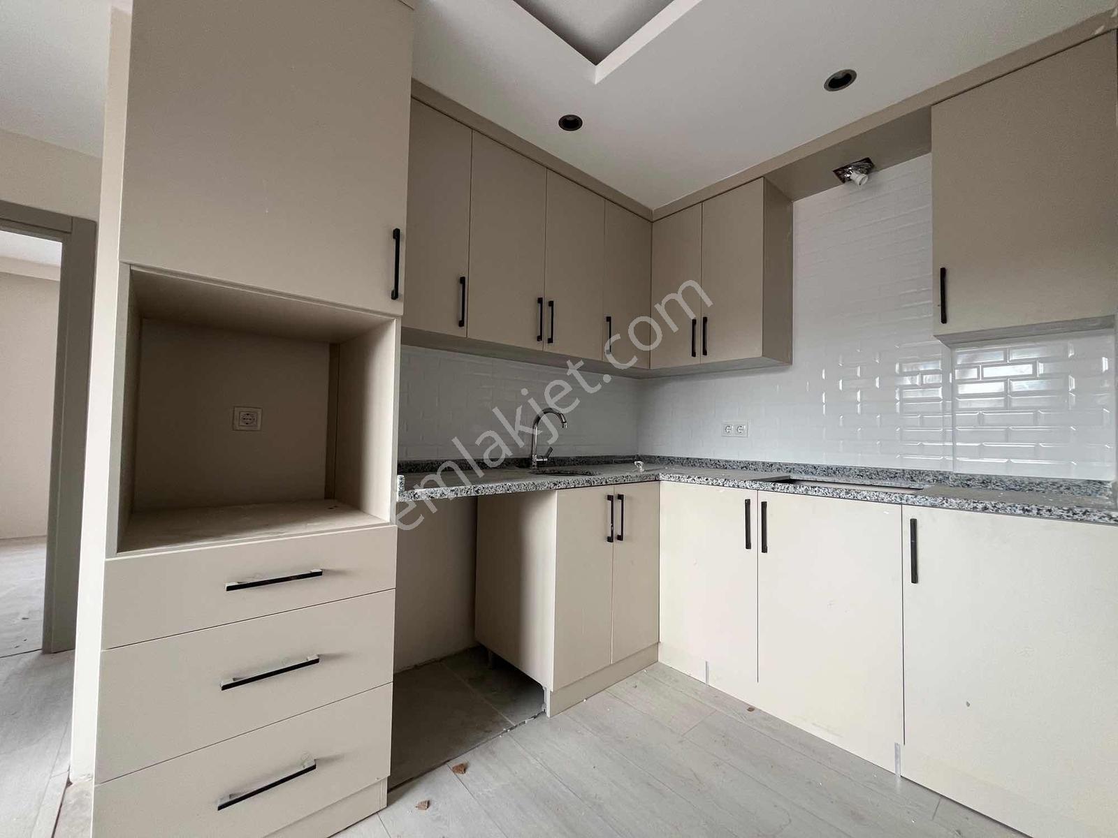 Salkımevler Mahallesinde Satılık A. Mutfak 2+1 Daire — fotoğraf 2