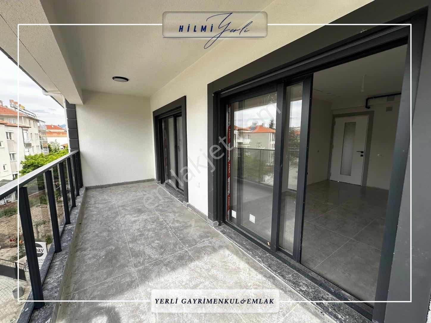 Yerli Gayrimenkul'den Merkezi Konumda 140 M² 3 + 1 Daire — fotoğraf 9