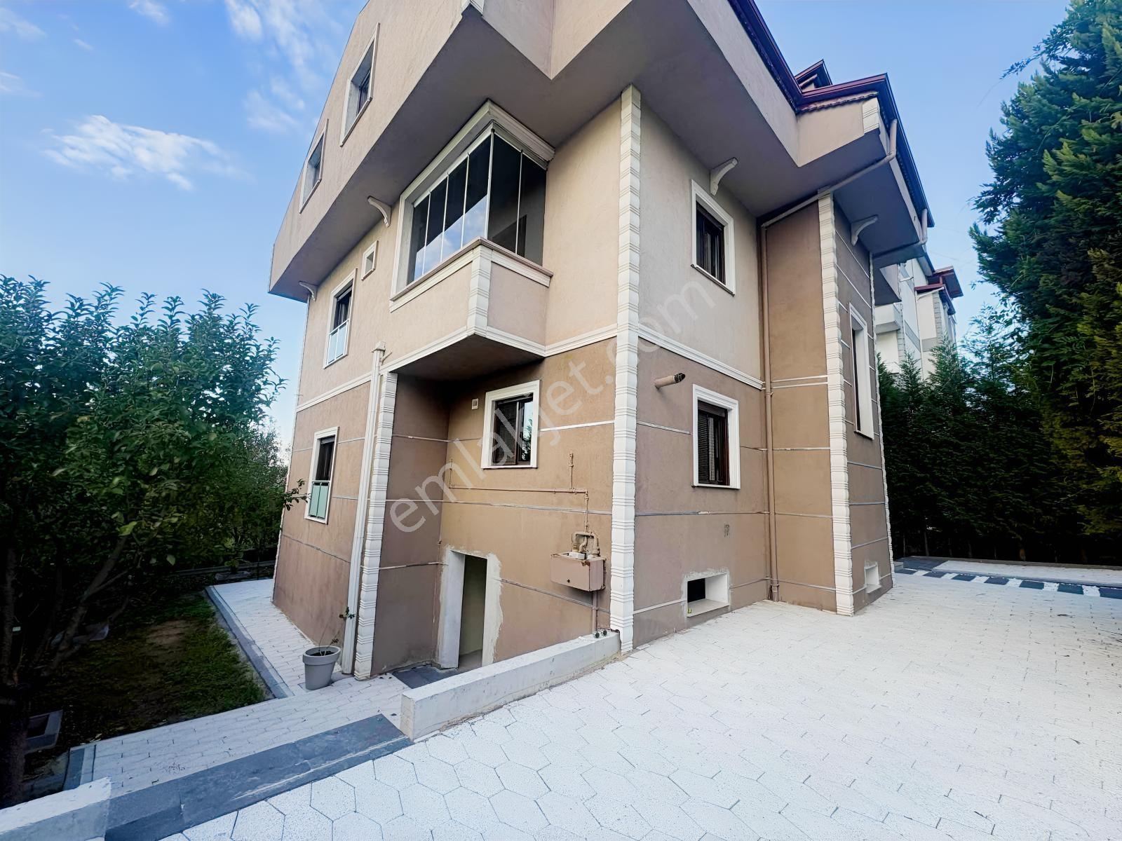 Başiskele Merkezde Süper Konumda Müstakil Villa — fotoğraf 28