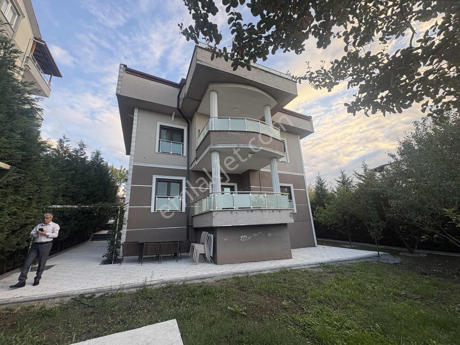 Başiskele Merkezde Süper Konumda Müstakil Villa — fotoğraf 29