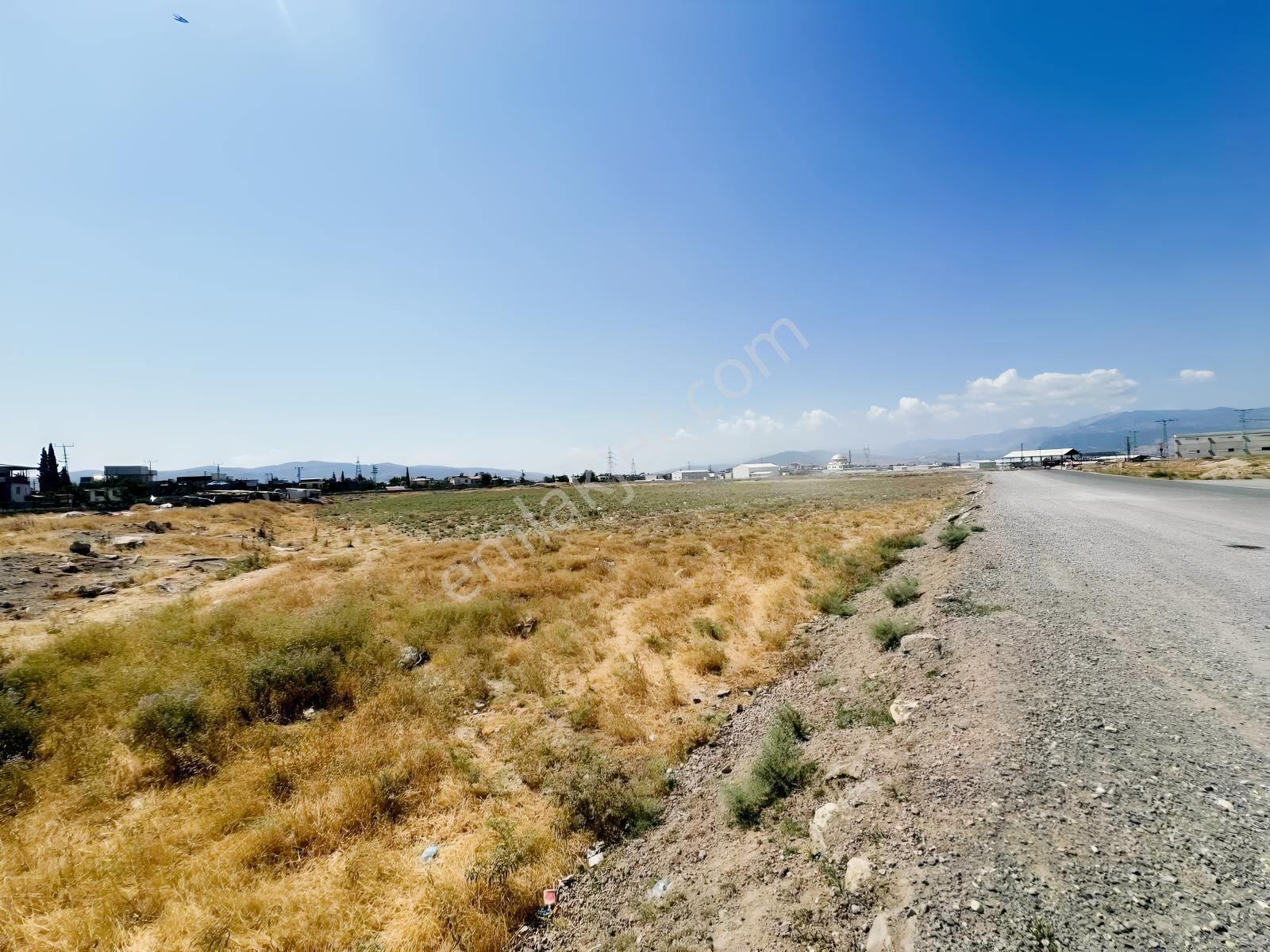 Germenıcıa'dan Satılık 2 Parsel Ticari Arsa — fotoğraf 8