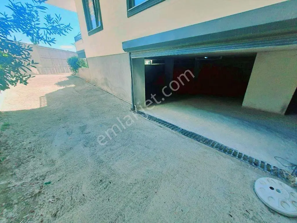 Uytundan Akçay'da Doğalgazlı Kapalı Otoparklı Arakat 2+1 Daire — fotoğraf 13
