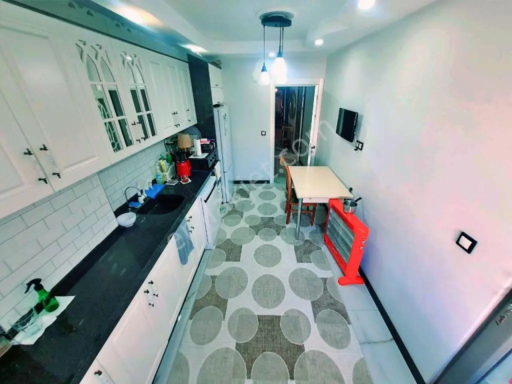 Uytundan Akçay'da Doğalgazlı Kapalı Otoparklı Arakat 2+1 Daire — fotoğraf 19