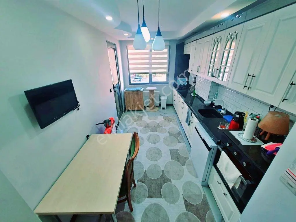 Uytundan Akçay'da Doğalgazlı Kapalı Otoparklı Arakat 2+1 Daire — fotoğraf 23