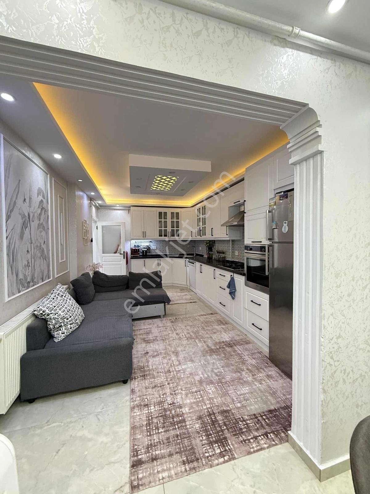 Nova'dan Cumhuriyet Mahallesi Hanımeli Sokak'ta 200 M2 4+1 Daire — fotoğraf 4