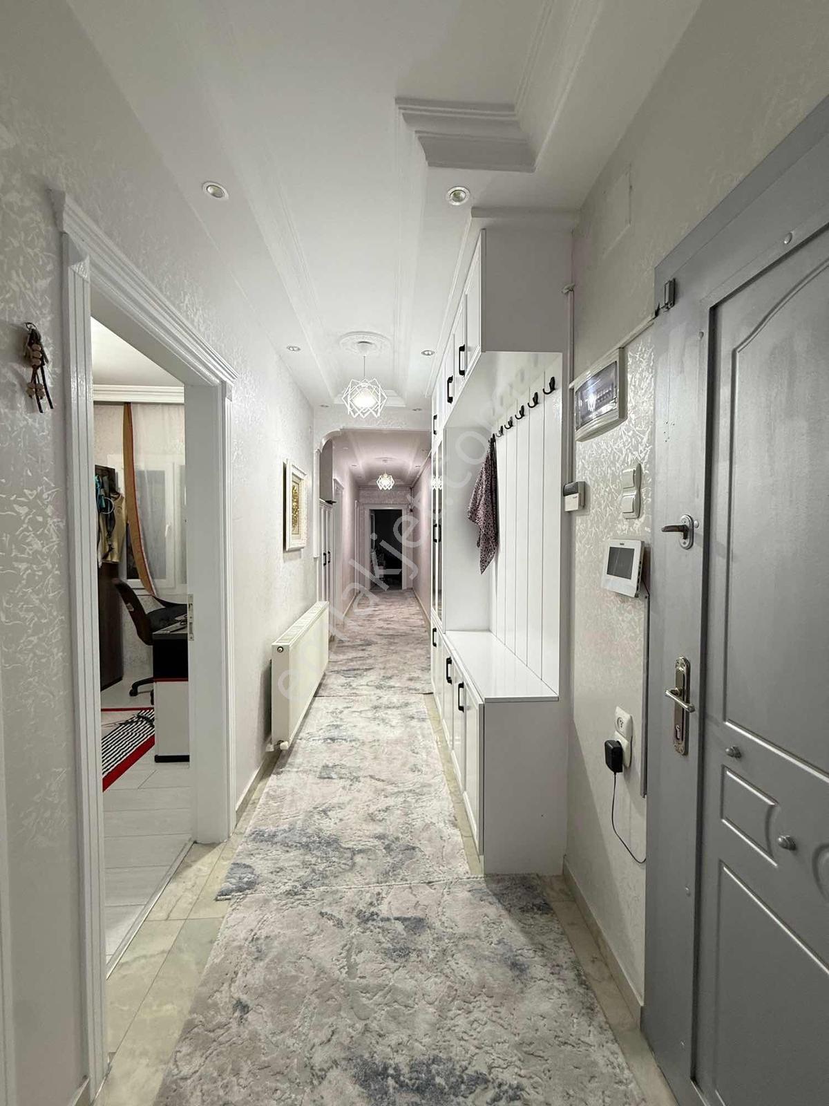Nova'dan Cumhuriyet Mahallesi Hanımeli Sokak'ta 200 M2 4+1 Daire — fotoğraf 8