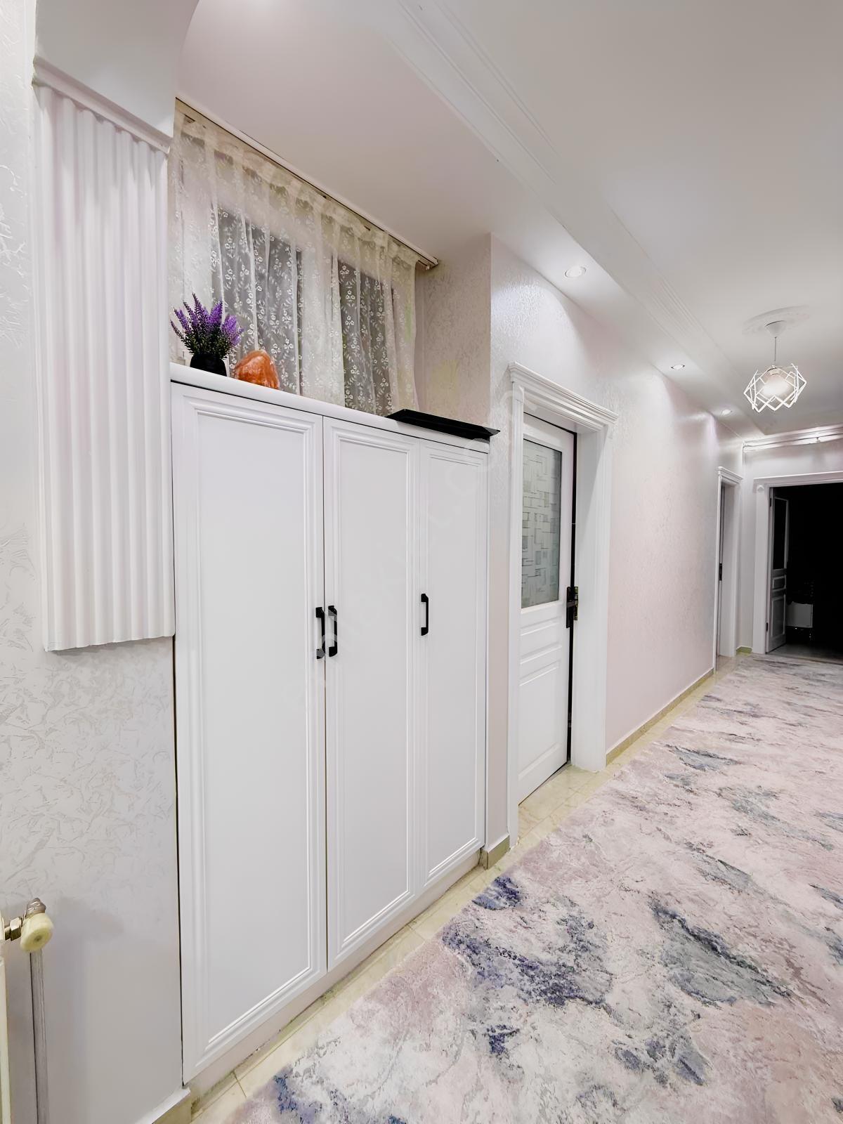 Nova'dan Cumhuriyet Mahallesi Hanımeli Sokak'ta 200 M2 4+1 Daire — fotoğraf 9