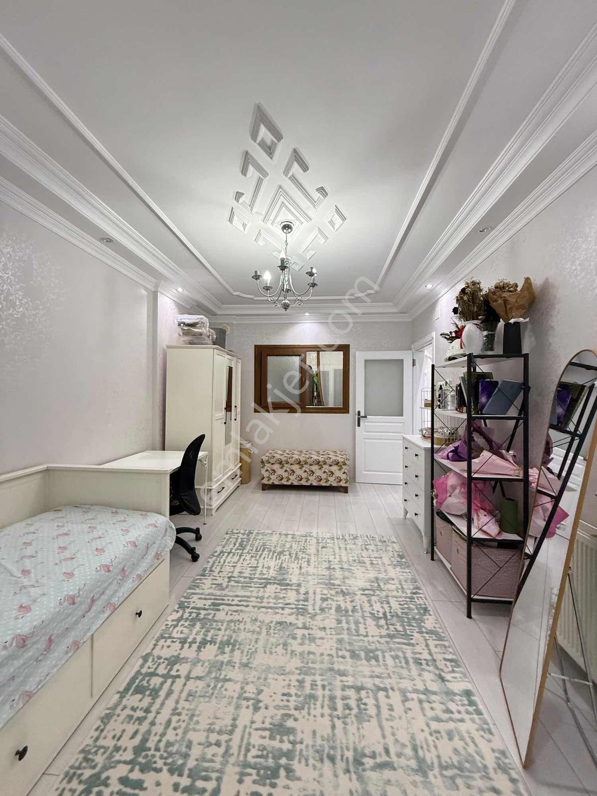 Nova'dan Cumhuriyet Mahallesi Hanımeli Sokak'ta 200 M2 4+1 Daire — fotoğraf 15