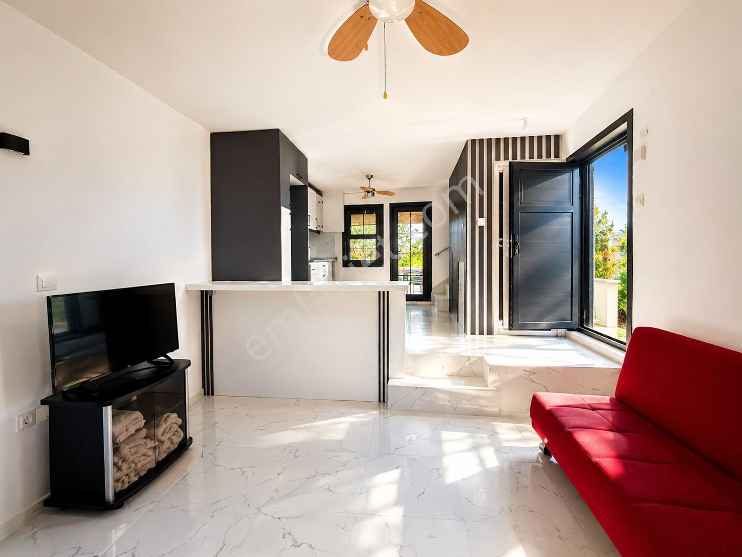 Alanya'da Denize 350 Mt. Mesafede 2+1 Bahçeli Satılık Villa — fotoğraf 10