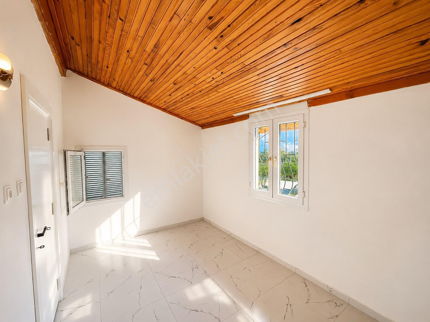 Alanya'da Denize 350 Mt. Mesafede 2+1 Bahçeli Satılık Villa — fotoğraf 15