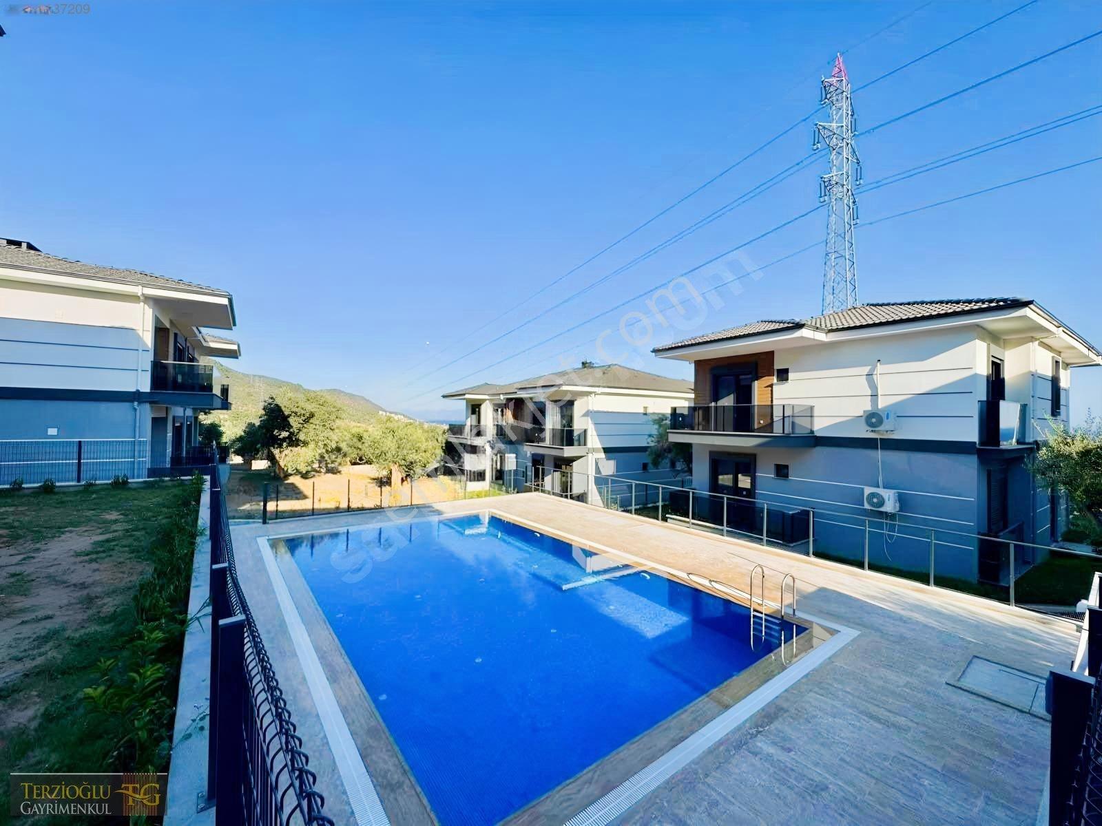 Terzioğlu'ndan Altınoluk Merkezde 2+1 Havuzlu Sitede Lüks Daire — fotoğraf 2