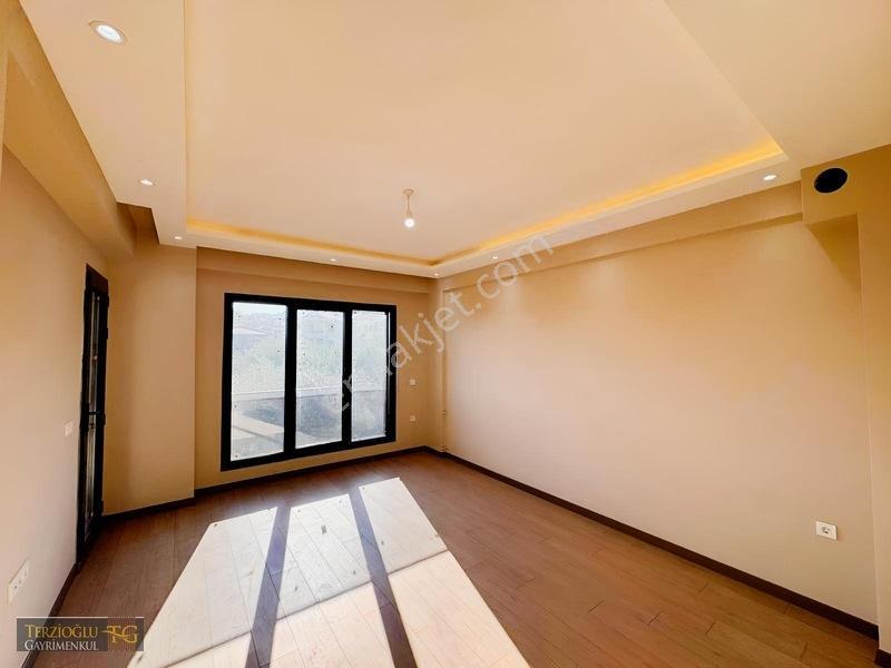 Terzioğlu'ndan Altınoluk Merkezde 2+1 Havuzlu Sitede Lüks Daire — fotoğraf 10