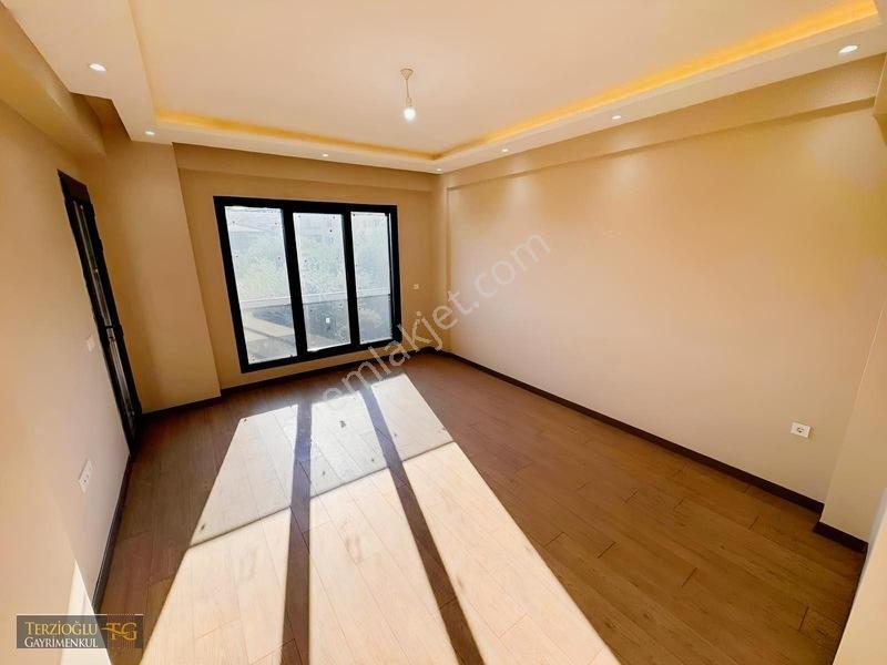 Terzioğlu'ndan Altınoluk Merkezde 2+1 Havuzlu Sitede Lüks Daire — fotoğraf 11