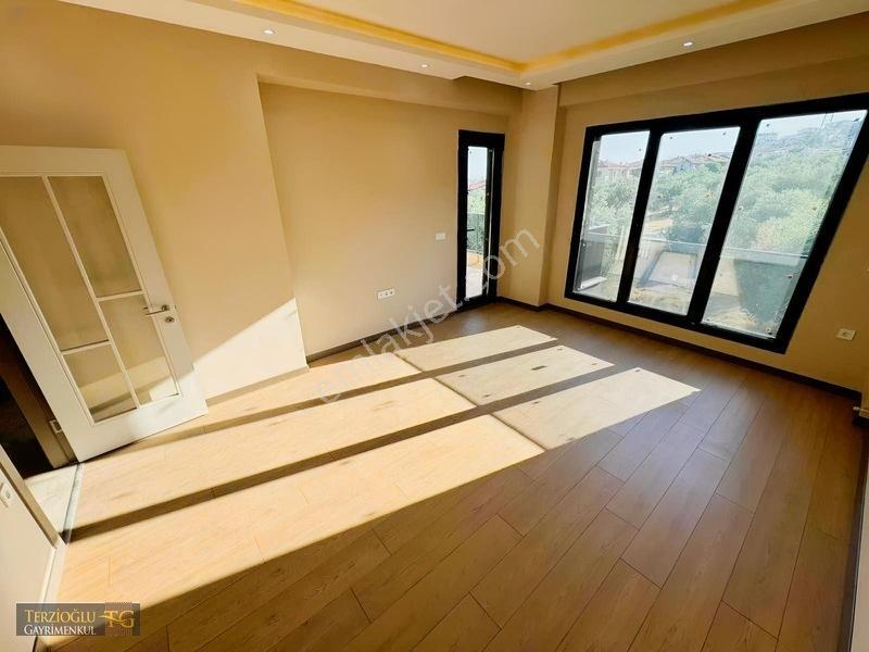 Terzioğlu'ndan Altınoluk Merkezde 2+1 Havuzlu Sitede Lüks Daire — fotoğraf 12