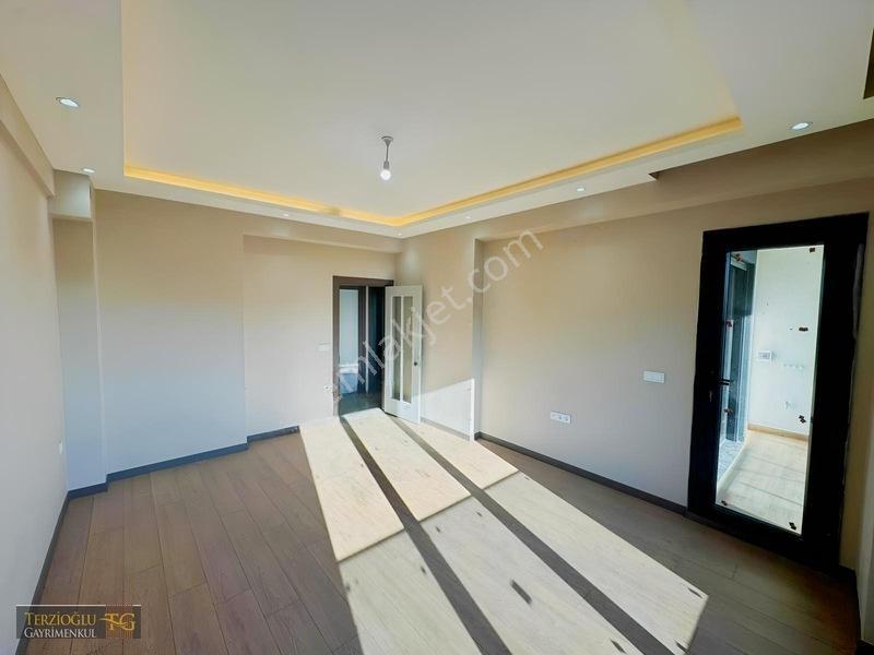 Terzioğlu'ndan Altınoluk Merkezde 2+1 Havuzlu Sitede Lüks Daire — fotoğraf 13