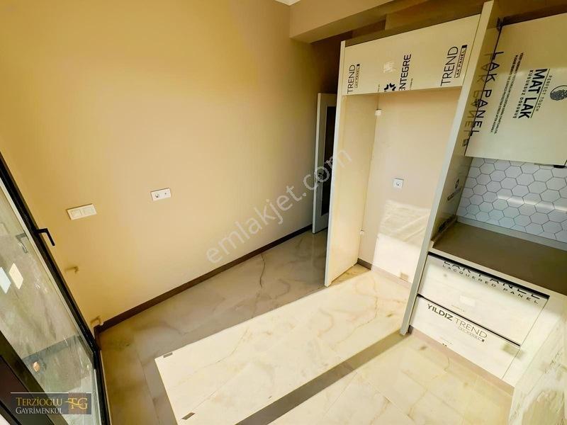 Terzioğlu'ndan Altınoluk Merkezde 2+1 Havuzlu Sitede Lüks Daire — fotoğraf 17