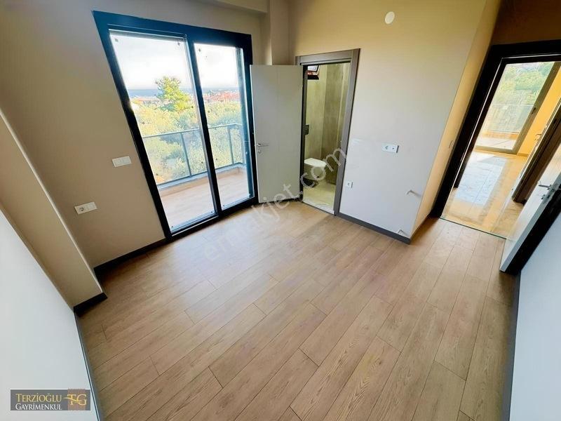 Terzioğlu'ndan Altınoluk Merkezde 2+1 Havuzlu Sitede Lüks Daire — fotoğraf 18