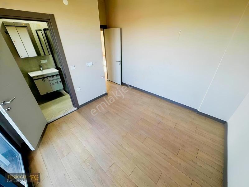 Terzioğlu'ndan Altınoluk Merkezde 2+1 Havuzlu Sitede Lüks Daire — fotoğraf 19