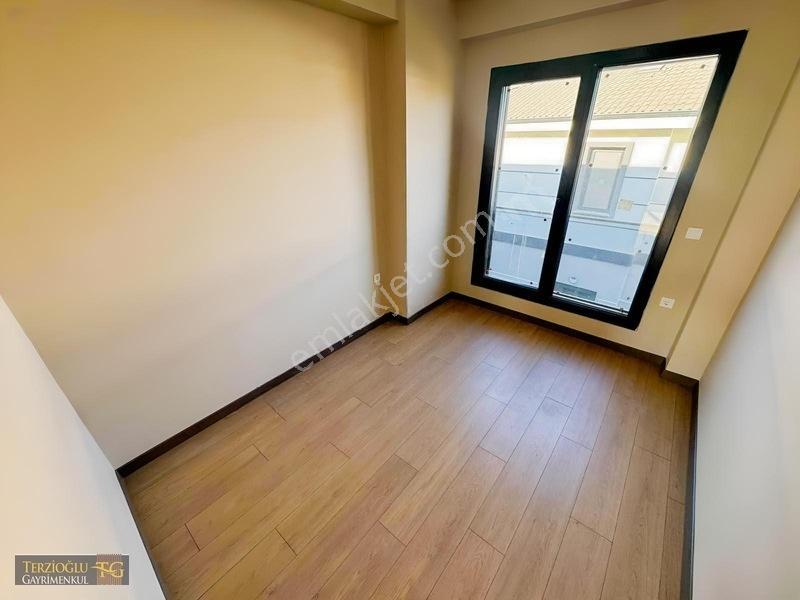Terzioğlu'ndan Altınoluk Merkezde 2+1 Havuzlu Sitede Lüks Daire — fotoğraf 24