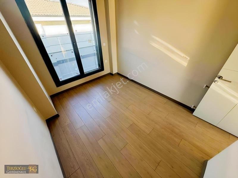 Terzioğlu'ndan Altınoluk Merkezde 2+1 Havuzlu Sitede Lüks Daire — fotoğraf 26