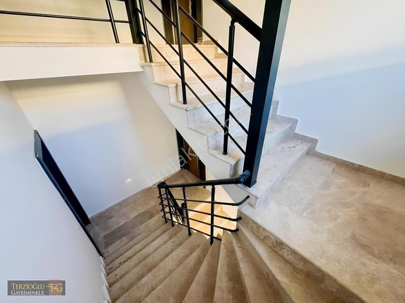Terzioğlu'ndan Altınoluk Merkezde 2+1 Havuzlu Sitede Lüks Daire — fotoğraf 32