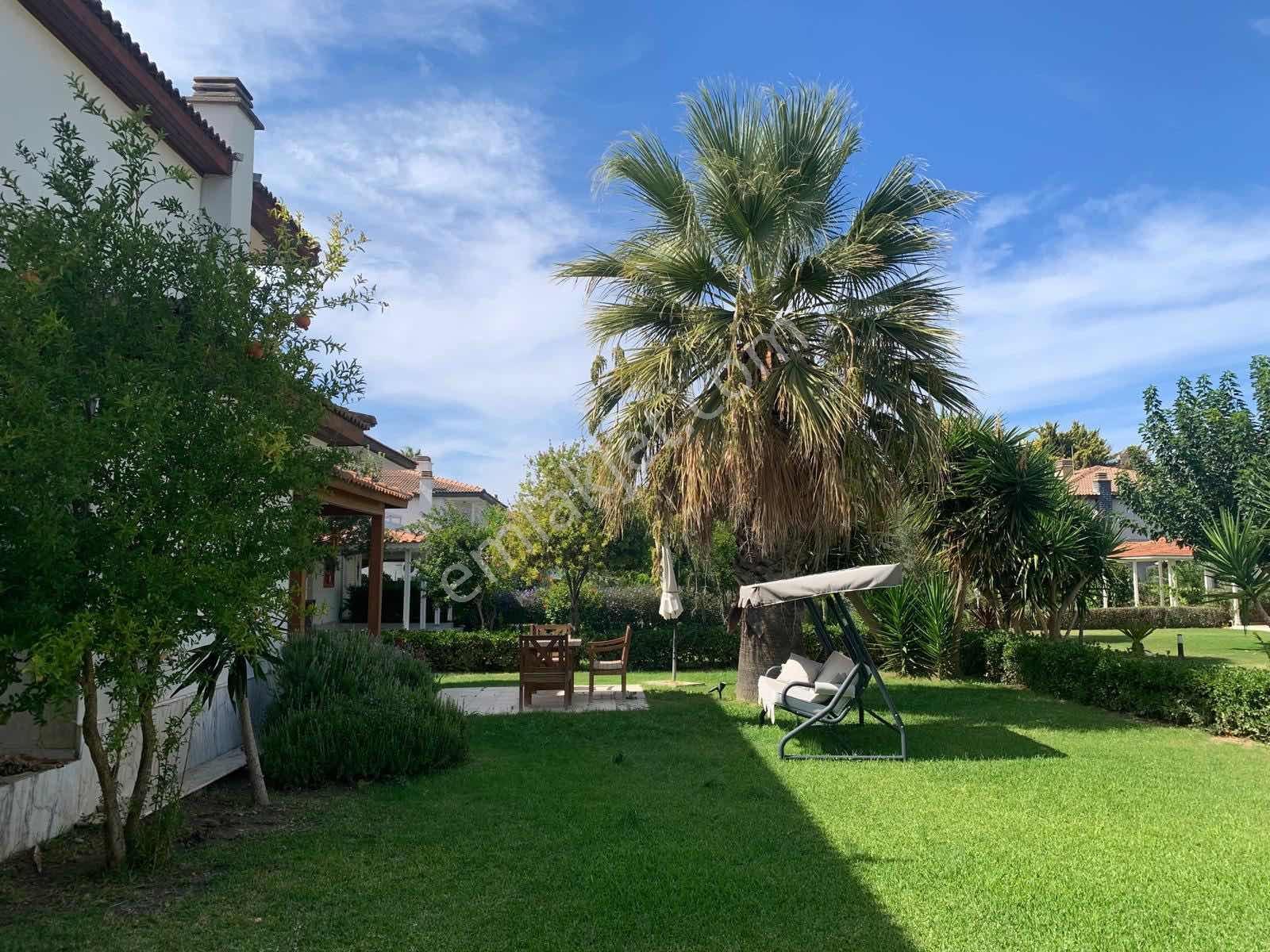 Çeşme Dalyan Cankaya Evleri Geniş Bahçeli Satılık Villa — fotoğraf 2