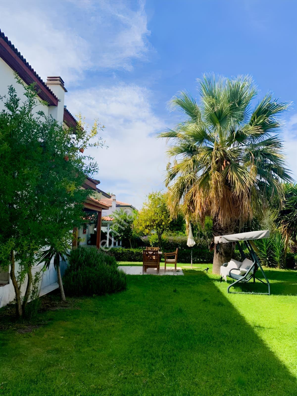 Çeşme Dalyan Cankaya Evleri Geniş Bahçeli Satılık Villa — fotoğraf 4
